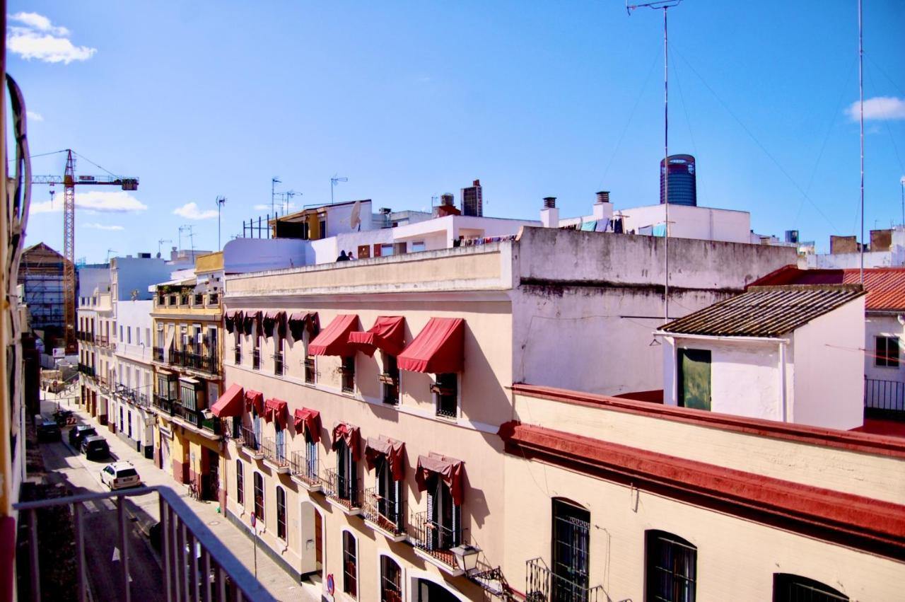 Apartamentos Puerta Real Sevilla Esterno foto