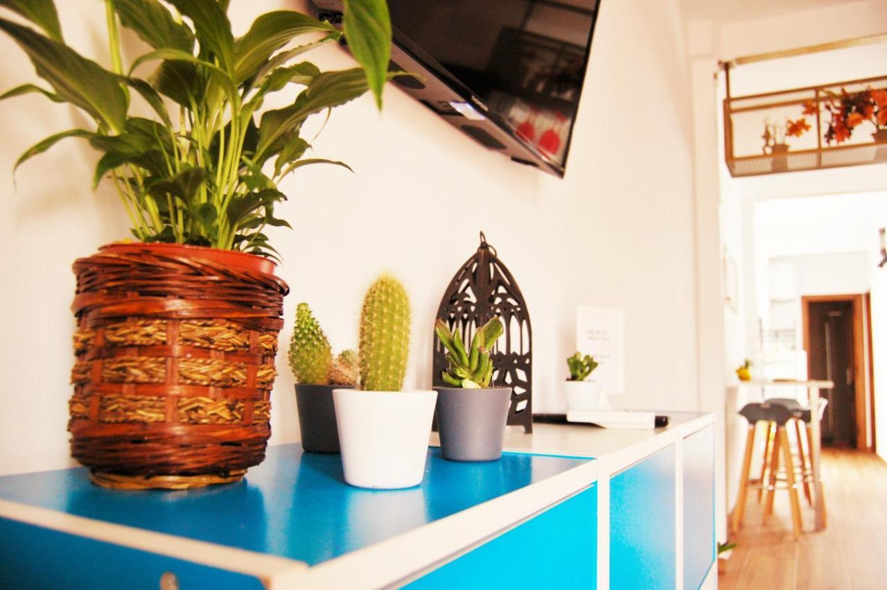 Apartamentos Puerta Real Sevilla Esterno foto
