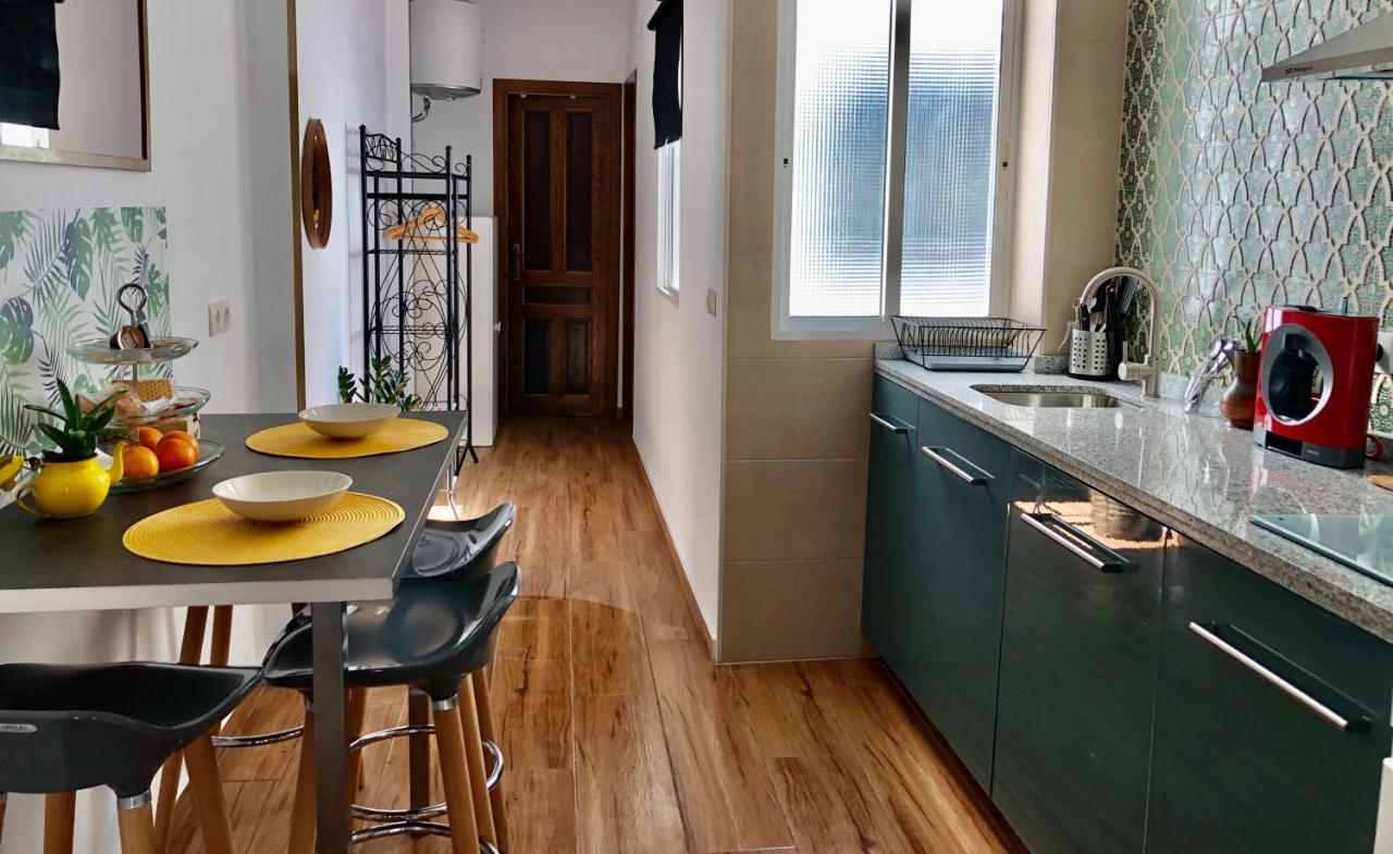 Apartamentos Puerta Real Sevilla Esterno foto