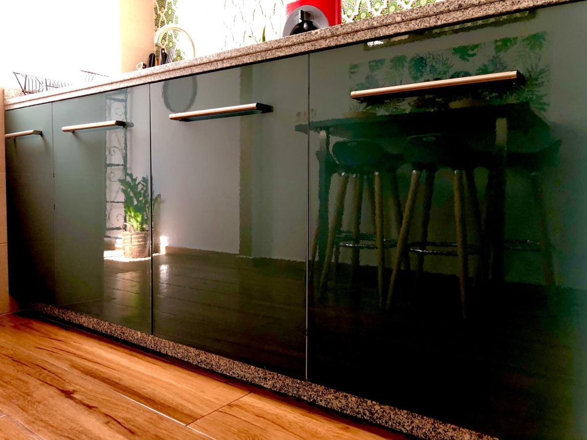 Apartamentos Puerta Real Sevilla Esterno foto