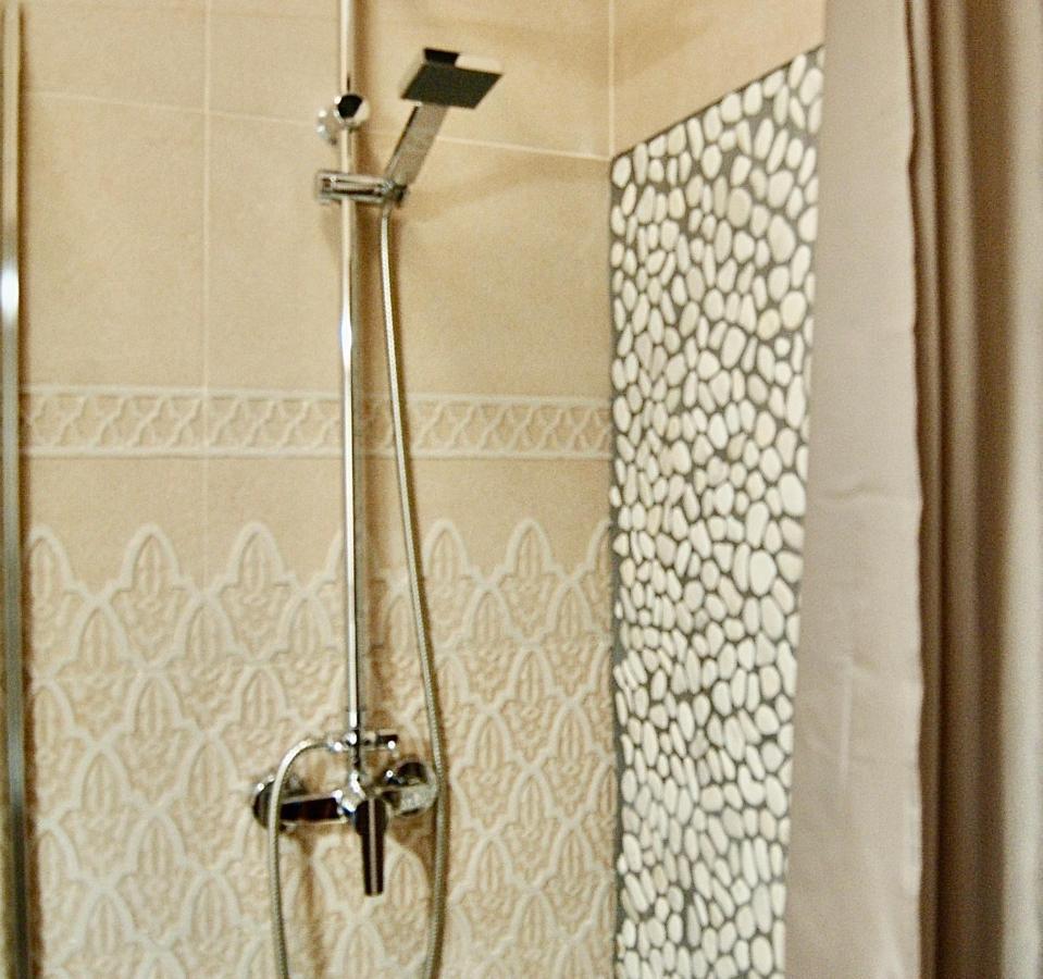 Apartamentos Puerta Real Sevilla Esterno foto